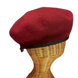 Vintage men’s Wool Maroon Military Beret Size 7 5/8 Army Service USA